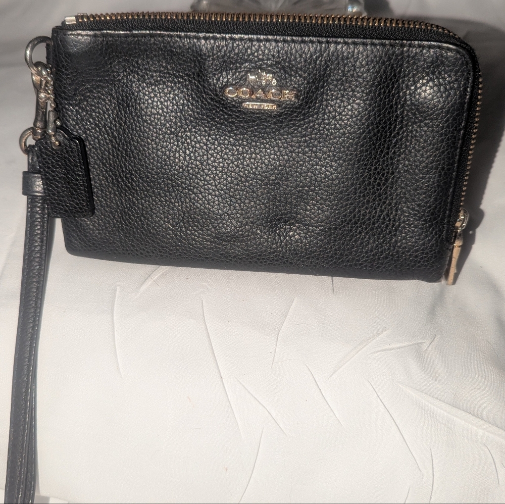 Coach Black Leather Wristlet Wallet Double Corners Zipper.53090